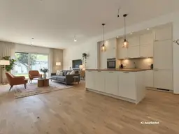 EXKLUSIVES TOWNHAUS (272 m² Wohnfläche) MIT POOL AUF EIGENGRUND IN WEIDLING – NATURNAHES WOHNEN MIT STIL