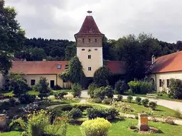 RARITÄT – Wohnung mit Garten im Schloss Primmersdorf an der Thaya