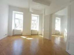 Elegante Altbauwohnung - Ruhe, Stil &amp; perfekte Infrastruktur vereint