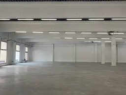 Büro &amp; Lagerhalle direkt an der Triesterstraße B17 zu mieten