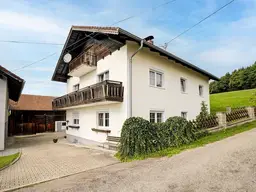Ihr neues Zuhause mit Raum für Leben, Ideen und Möglichkeiten - Großzügiges Anwesen mit zwei Wohneinheiten, Nebengebäuden und vielseitig nutzbaren Grünflächen.