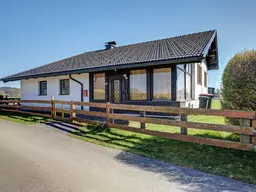 Gemütlicher Bungalow in schöner Wohnlage.Garten / Garage / Keller