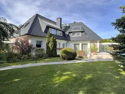 Elegante Familienresidenz mit 465 m² Wohnfläche und Swimmingpool im 21. Bezirk