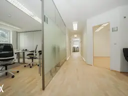 Privates, absperrbares Einzelbüro mit Innenhofblick und Klimagerät verfügbar!