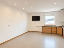 Toll aufgeteiltes Büro inkl. 3 Parkplätzen - Lager optional