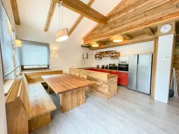 SKI-IN/ SKI-OUT-RENDITEOBJEKT: 9-ZIMMER-FERIENWOHNUNG MIT SAUNA, PANORAMABLICK UND VOLLAUSSTATTUNG