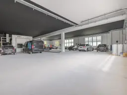 MODERNE BETRIEBSIMMOBILIE MIT GROSSZÜGIGER HALLENFLÄCHE, BÜRO UND SOZIALRAUM