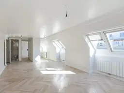 Klassische 74m² sanierte Dachgeschosswohnung – Helle, stilvolle Wohnoase in 1040 Wien