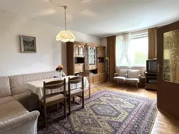 Renovierungsbedürftige Wohnung und Garage in Ottensheim - Perfekt für kreative Eigenheimgestaltung!