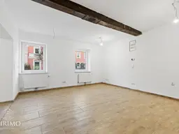 Attraktives Mehrfamilienhaus mit zwei Wohneinheiten und großem Garten im Zentrum