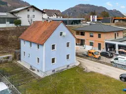Zweifamilienhaus in Leonstein mit großem Garten, Carport und separaten Etagen