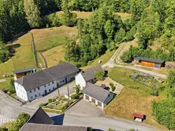 Außergewöhnliche Liegenschaft mit 2 Wohneinheiten, Stallungen, Werkstatt sowie ca. 3,7 ha Wiese &amp; 5,7 ha Wald