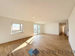 Sonnige DG - Wohnung mit Balkon und Terrasse in zentraler Lage von Wr. Neustadt!