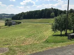 Baugrund Nähe Therme Loipersdorf mit herrlichem Ausblick über das grüne Tal
