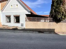 Charmantes Einfamilienhaus mit viel Potenzial in Großpetersdorf