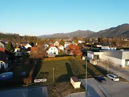 Sonniges Baugrundstück - OHNE BAUWZWANG - in gepflegter Siedlung in unmittelbarer Nähe zum Nahversorgungszentrum