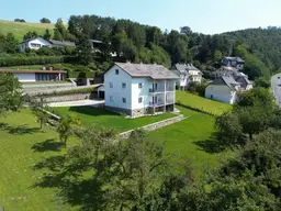 Großzügige Liegenschaft mit Nebengebäude - herrlichem Ausblick in Zentrumsnähe - 1h nach Wien