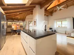 Hochwertige Dachgeschoßwohnung in Ruhelage