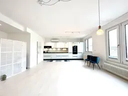 Große, lichtdurchflutete DG-Wohnung ohne Schrägen in Döblinger Bestlage | Gartennutzung