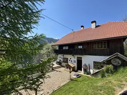 Rückzugsort mit Seltenheitswert – Rarität in sonniger Aussichtslage nahe Naturjuwel Weißensee