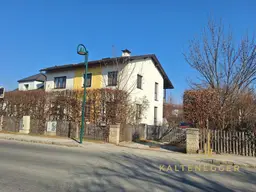 Geräumiges Einfamilienhaus mit 2 Wohneinheiten und großem Grundstück