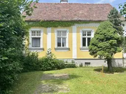 Großzügige Liegenschaft mit Altbestand &amp; Entwicklungspotenzial
