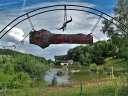 SONJAS RANCH - Pferdehof mit Teich und Haus auf Pachtgrund - KRITZENDORF