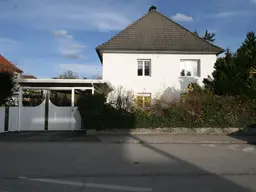 Kärnten / Villach: Einzigartige Villa mit Pool in zentraler Lage
