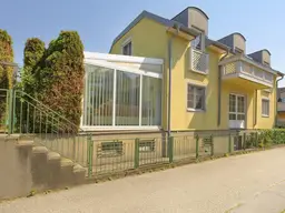 Wiener Straße - gepflegtes Reihenhaus mit Garten und Garagenbox