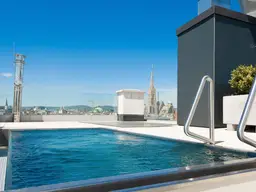 Exklusivität über den Dächern der Wiener Innenstadt mit Pool und traumhaftem Ausblick