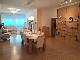 FAMILIENHAUS mit 5 Zimmer - 2 separate Eingänge