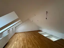Schöne Dachgeschosswohnung im Herz-Jesu-Viertel zu vermieten