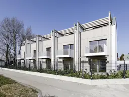 modernes Reihenhaus mit LUFTWÄRMEPUMPE (FÖRDERBAR) und grossen KELLER, eigener Parkplatz mit E-Ladestation