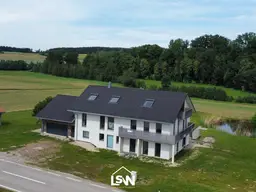 Charmantes Zweifamilienhaus mit Teich und 4860 m² Grundstück