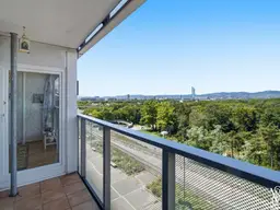 Am Donaupark: Helle 3-/4-Zimmer-Wohnung mit Fernblick, alles fußläufig erreichbar