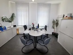 GLEISDORF Büro zu vermieten: TOP-Standort mit ca. 236,81 m² Fläche! Kundenfreundlich mit Parkplätzen!