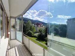 *** 63,5m² - 3 Zimmer Juwel, saniert, im Zentrum Bruck/Mur, teilmöbliert mit Parkplatz und verglasten Balkon ***