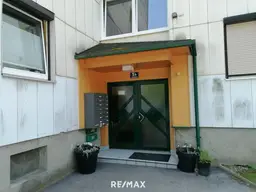 Wohnung mit Sanierungsbedarf – 74 m² Wohnfläche + Loggia und Kellerabteil