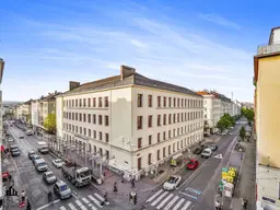Renovierungspotential - Tolle 2 Zimmer Altbauwohnung im 3. Liftstock