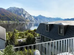 Lichtdurchflutete Wohnung mit Seeblick und großer Terrasse in Bestlage von Gmunden