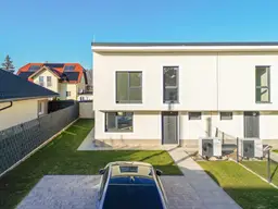 Neubau-Erstbezug: Moderne 4-Zimmer Doppelhaushälfte in Kapellerfeld mit PV-Anlage &amp; Garten