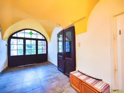 Rohdachboden zum Ausbau. - Verwirklichen Sie Ihren Wohntraum. Historischer Charme nur 800 Meter zur Therme.