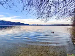 Modernes Haus nahe dem Mattsee mit eigenem Badeplatz. - Besondere Chance nur 20 Min. vor Salzburg.