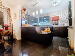 Modernes Haus nahe dem Mattsee mit eigenem Badeplatz. - Besondere Chance nur 20 Min. vor Salzburg.