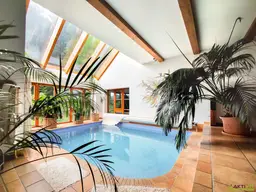 Stilvolles Wohnhaus in Ruhelage mit einzigartigem Wellnessbereich und eigenem Kraftwerk.