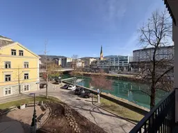 Zentrale, vielseitig nutzbare Büro- und Wohnfläche in Villach mit Drau-Blick