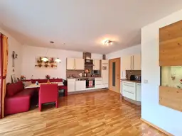 Traumhafte Wohnung in exklusiver, kleiner Wohnanlage in Zell am See, mit großem Balkon und herrlichem Blick in´s Grüne, Lift, Garagenplatz!