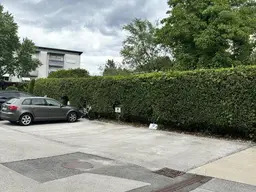 extra breiter Außenstellplatz in gefragter Wohnlage zu verkaufen– sofort verfügbar