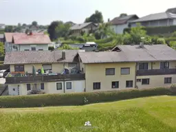 DEIN ZUHAUSE präsentiert: Wohngebäude in Vöcklamarkt als Investment