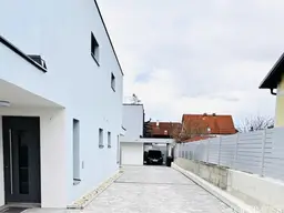 Moderne Doppelhaushälfte mit 2 Terrassen ,Eigengarten und Stellplatz in Bestlage von Gerasdorf / Oberlisse!